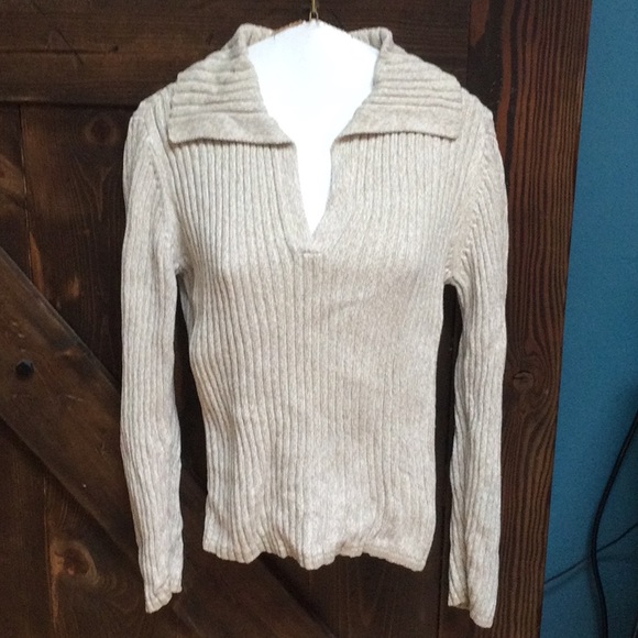 NWOT Tommy Hilfiger V-neck collared sweater - Picture 1 of 7